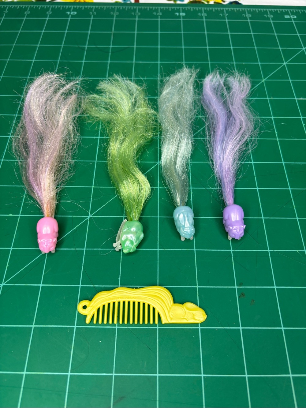 Lovely Lady Locks Pixietails lot of 4 with Comb Pastel Hair Clips Collectibles